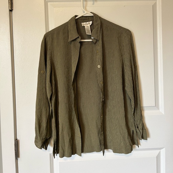 Cutie Green Button Down - Picture 3 of 5